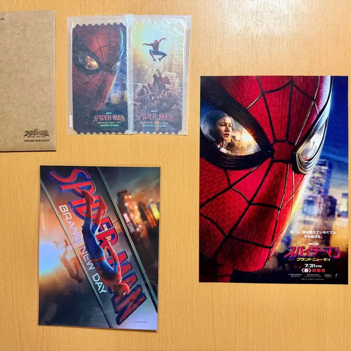 [BUNJANG] Spider-Man: Brand New Day Bundle Set - TTT, Original Ticket, Art Card, Japanese Flyer, 5 Badges / <스파이더맨-브랜드뉴데이> TTT+오리지널티켓+아트카드+일본 전단+뱃지 5종 일괄