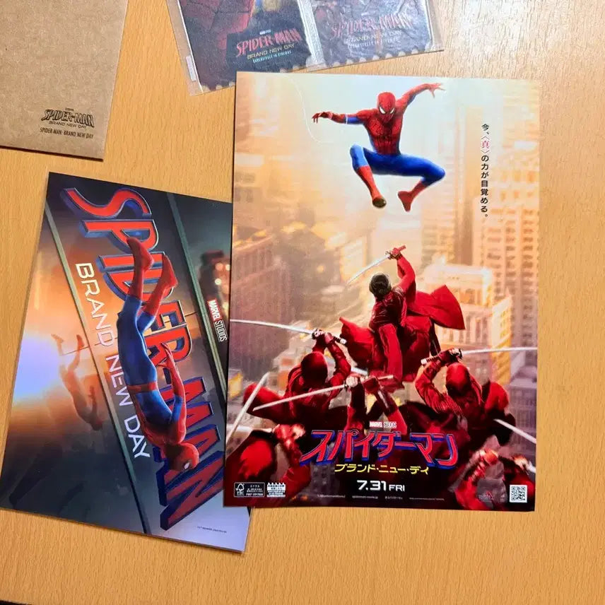 [BUNJANG] Spider-Man: Brand New Day Bundle Set - TTT, Original Ticket, Art Card, Japanese Flyer, 5 Badges / <스파이더맨-브랜드뉴데이> TTT+오리지널티켓+아트카드+일본 전단+뱃지 5종 일괄