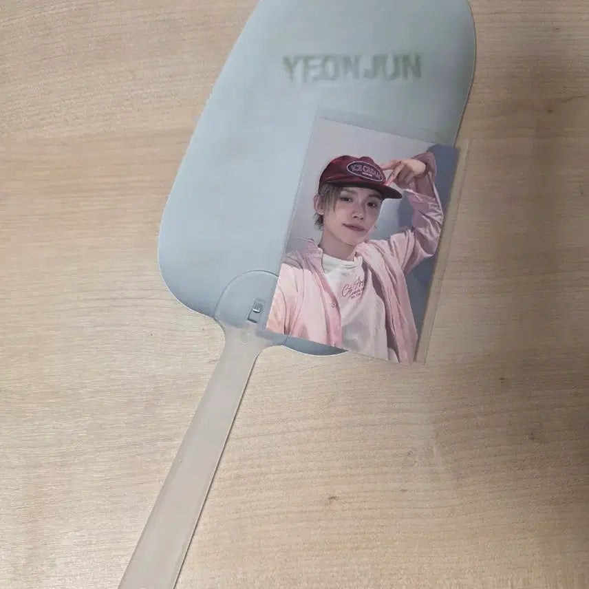 [BUNJANG] TXT Yeonjun Ice Cream Studio Photocard + Mini Fan / 투바투 연준 아이스크림 공방 포카 + 미니부채