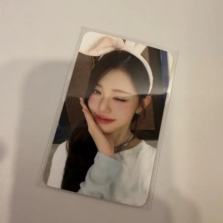[BUNJANG] IVE Yujin Cherry Headband + Mission Photocard Set / 애버랜드 아이브 체리 원영 머리띠+미션포카세트