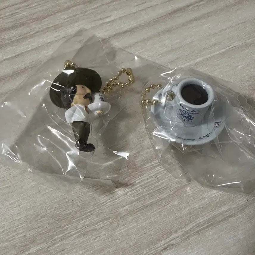 [BUNJANG] Komeda Coffee Shokugan Gacha Set (No. 1 &amp; No. 8) / 코메다커피 식완 가챠 1번 8번
