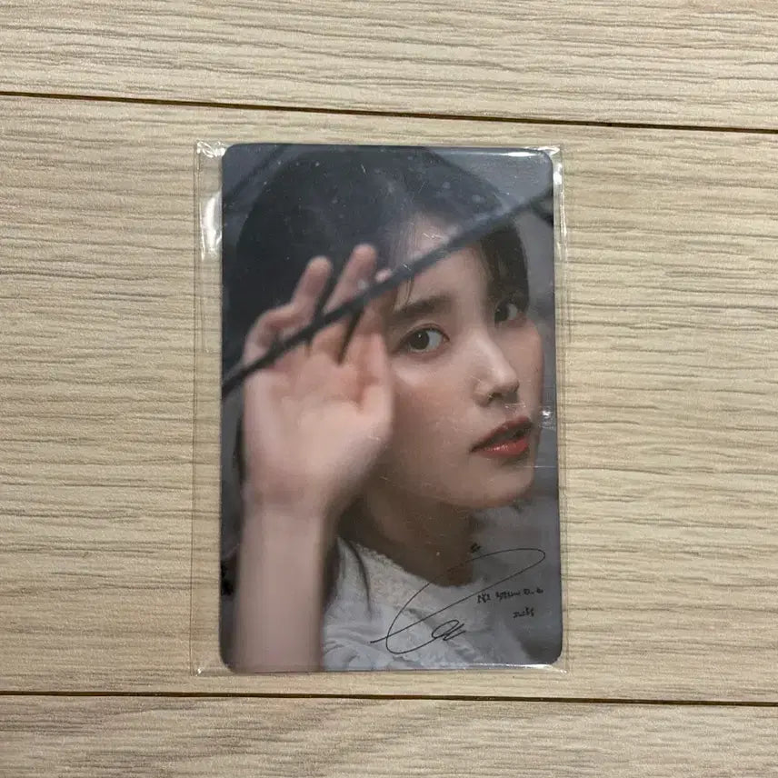 [BUNJANG] IU Clalen Lens Photocard / 아이유 클라렌 렌즈 증정 포카