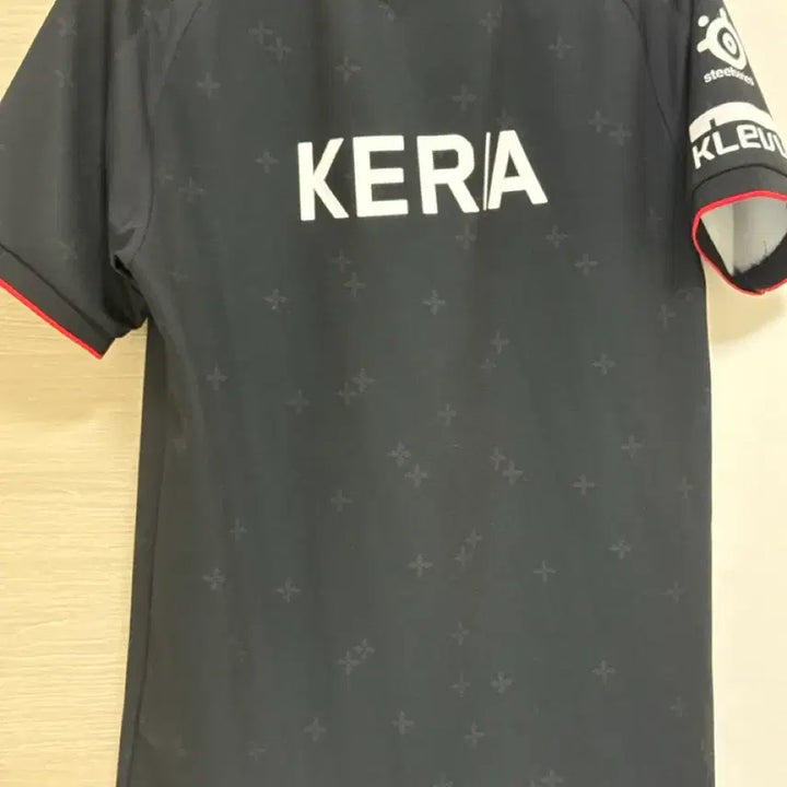 [BUNJANG] T1 Keria 2025 Jersey (Size M) / 티원 유니폼 (25)