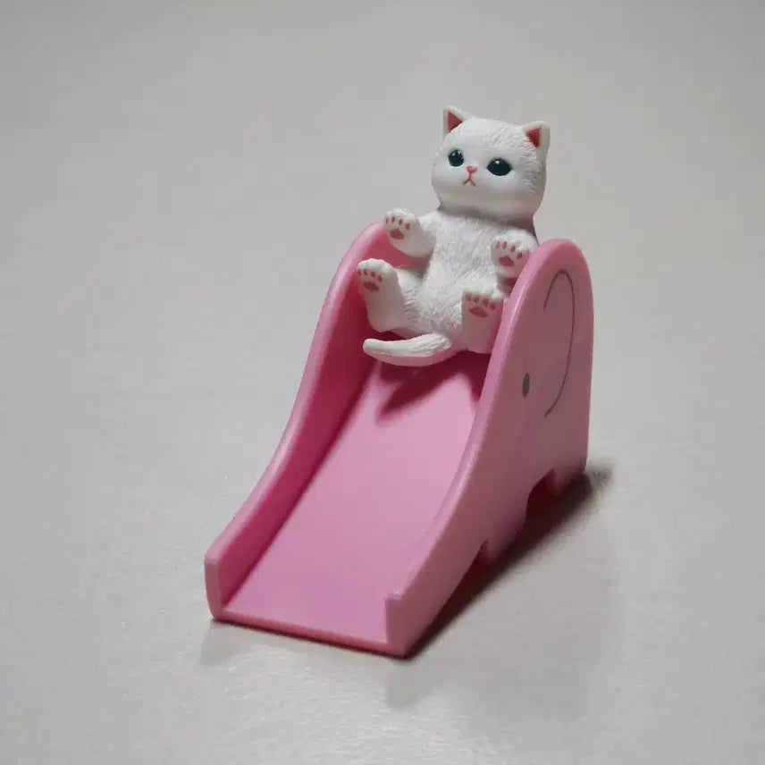 [BUNJANG] Morf Sand Cat Slide Gacha (White) / 모프샌드 미끄럼틀 가챠 흰냥이
