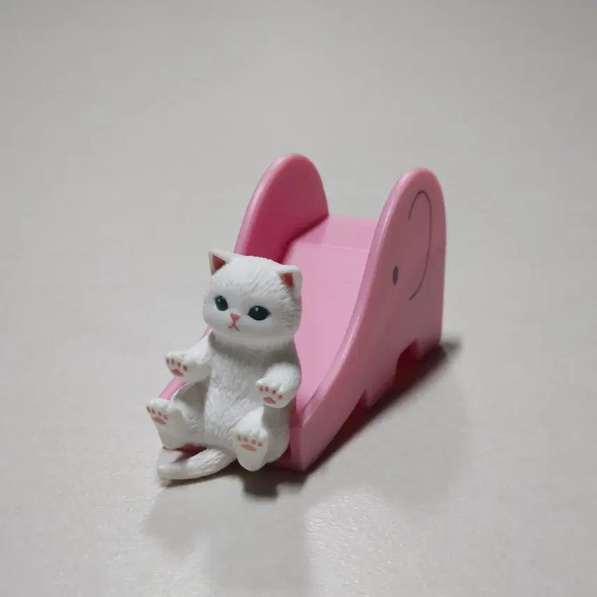[BUNJANG] Morf Sand Cat Slide Gacha (White) / 모프샌드 미끄럼틀 가챠 흰냥이