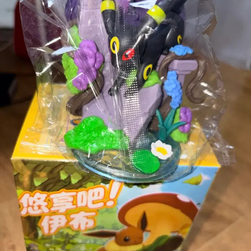[BUNJANG] Pokemon Umbreon Figure (New) / (새상품) 포켓몬 블래키 피규어 판매합니다