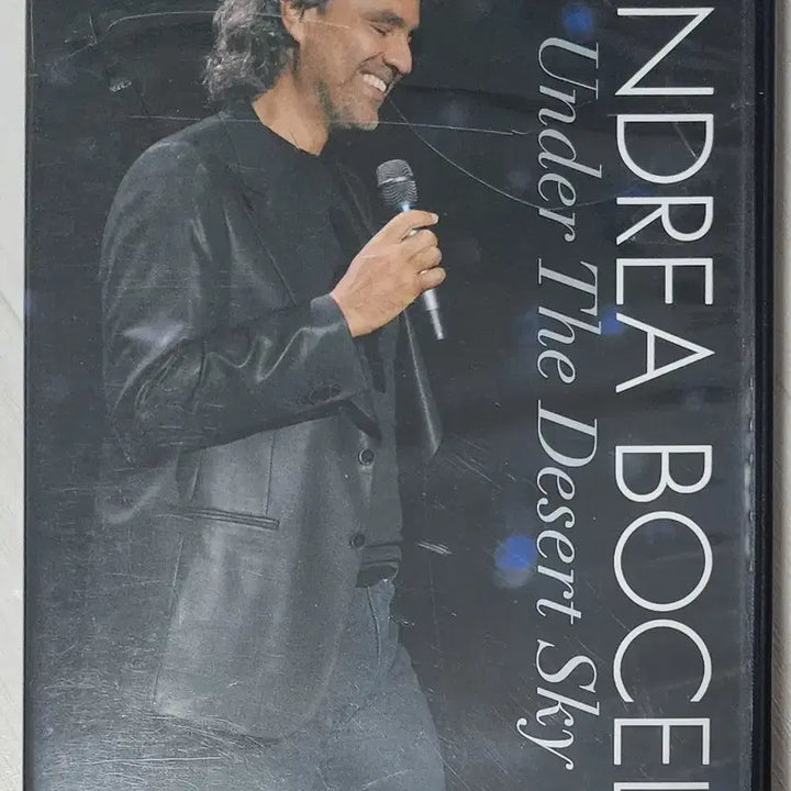 [BUNJANG] Andrea Bocelli Under The Desert Sky Live Concert DVD &amp; Romanza CD Bundle / [DVD &amp; CD]안드레아 보첼리 공연 <Under The Desert Sky>, 앨범 <로만자 Romanza> 일괄