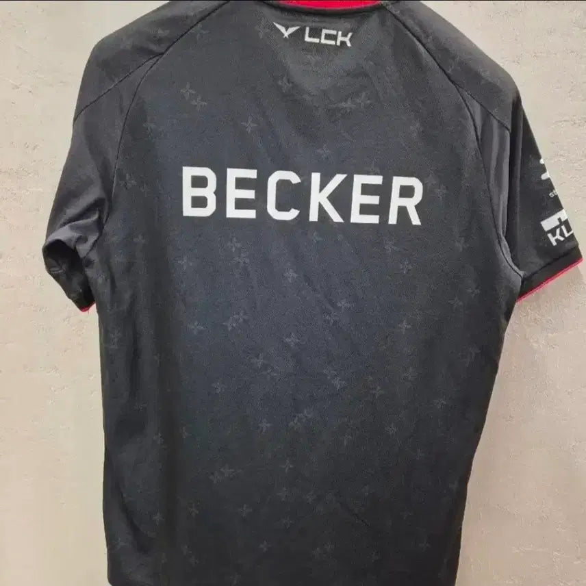 [BUNJANG] T1 25 LCK Cup Player Issued Uniform with Becker Customization / T1 25 LCK컵 지급용 유니폼 팝니다(t1단장마킹)