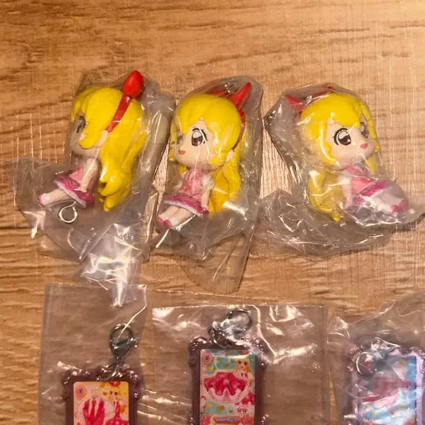 [BUNJANG] Aikatsu Custom Dress-Up Charm Gacha Figures - Ichigo, Aoi / 아이카츠 커스텀 드레스업 챰 가챠 피규어 이치고 아오이