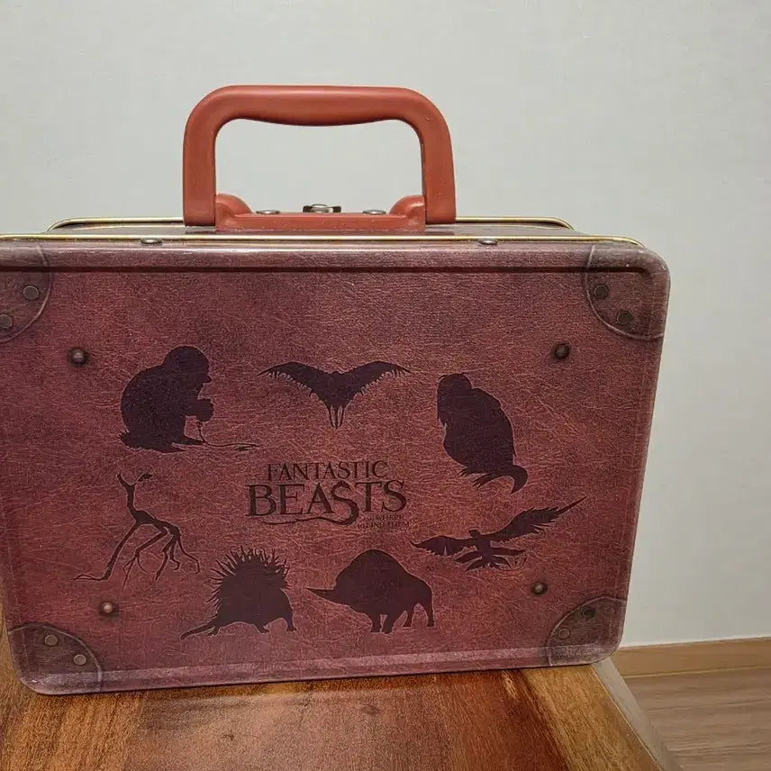[BUNJANG] Harry Potter Fantastic Beasts Tin Case Bag / 해리포터 신비한 동물사전 틴케이스 가방(미사용)