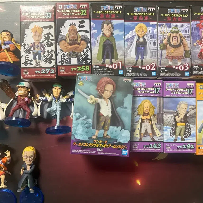 [BUNJANG] One Piece World Collectable Figure Set (16 Types) / 원피스 월콜 월드콜렉터블 피규어 16종 판매합니다. 삼대장,혁명군