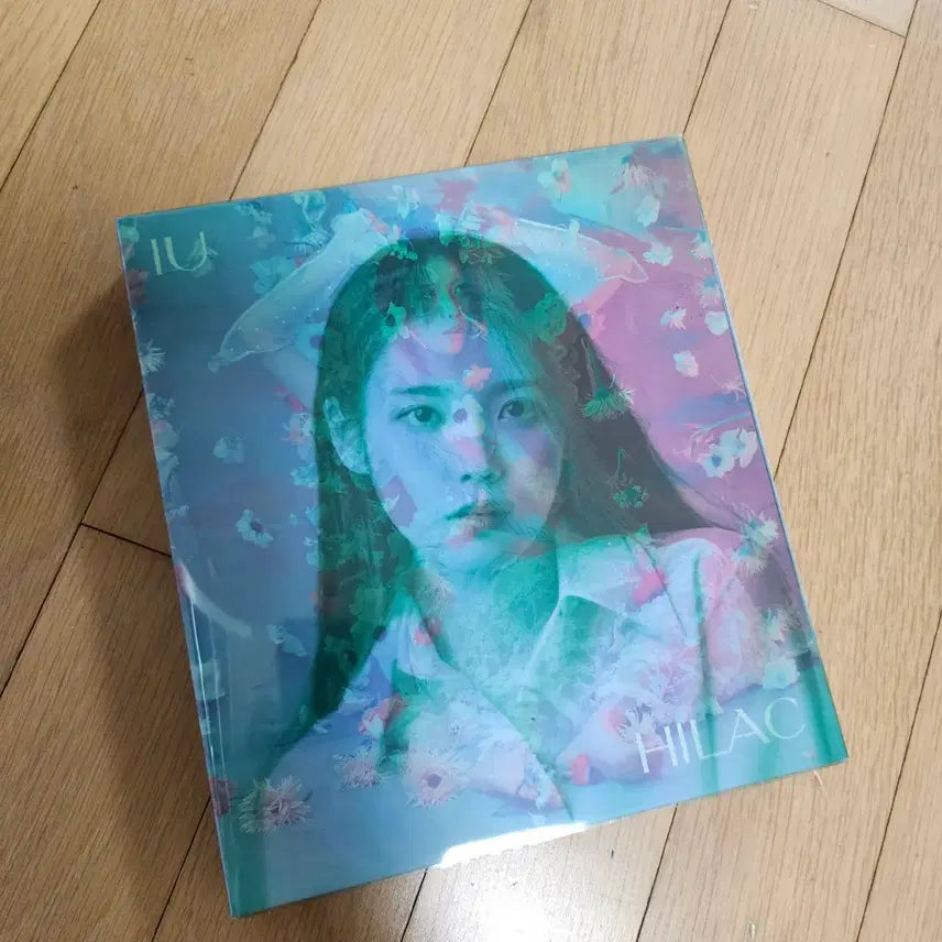 [BUNJANG] IU LILAC Album High Rock Version + Poster / 아이유 라일락 앨범 하이락 버전+포스터 등