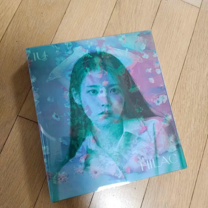 [BUNJANG] IU LILAC Album High Rock Version + Poster / 아이유 라일락 앨범 하이락 버전+포스터 등
