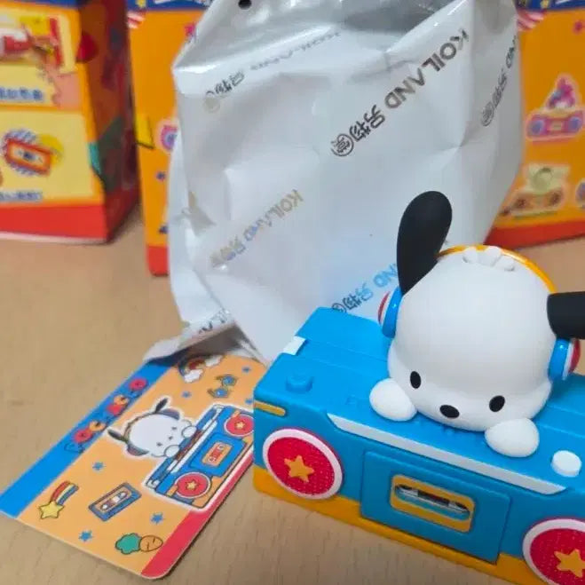 [BUNJANG] Sanrio Pochacco Cassette Radio Figure (Sealed) / 산리오 포차코 카세트 라디오 피규어_봉지 미개봉