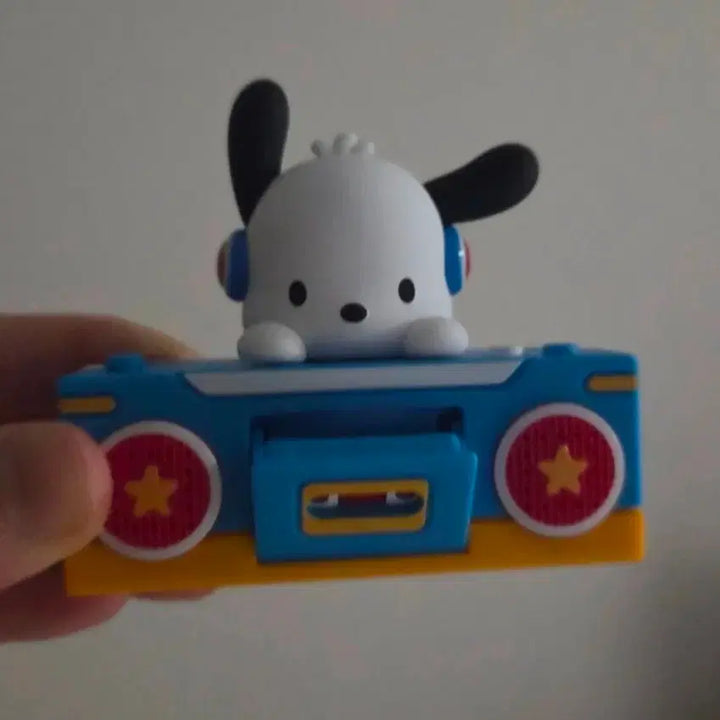 [BUNJANG] Sanrio Pochacco Cassette Radio Figure (Sealed) / 산리오 포차코 카세트 라디오 피규어_봉지 미개봉