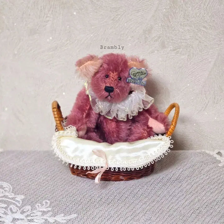 [BUNJANG] Annette Funicello Collectible Vintage Mohair Teddy Bear with Basket / Annette Funicello Collectible 빈티지 모헤어 테디베어 곰돌이 소품 인형 장식 수집 인테리어 바스켓