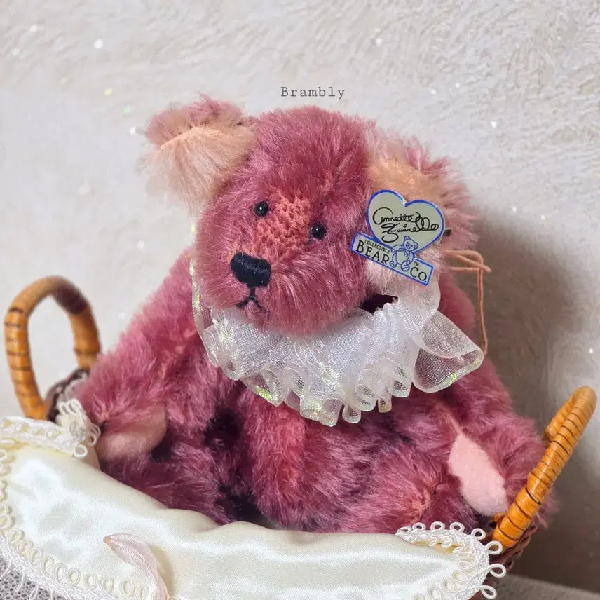 [BUNJANG] Annette Funicello Collectible Vintage Mohair Teddy Bear with Basket / Annette Funicello Collectible 빈티지 모헤어 테디베어 곰돌이 소품 인형 장식 수집 인테리어 바스켓