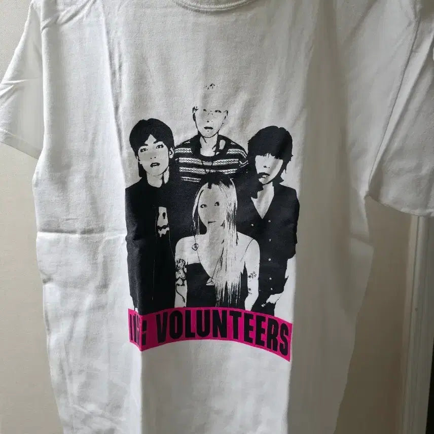 [BUNJANG] The Volunteers T-Shirt M Size / 더발룬티어스 the volunteers MD 티셔츠 m사이즈 백예린
