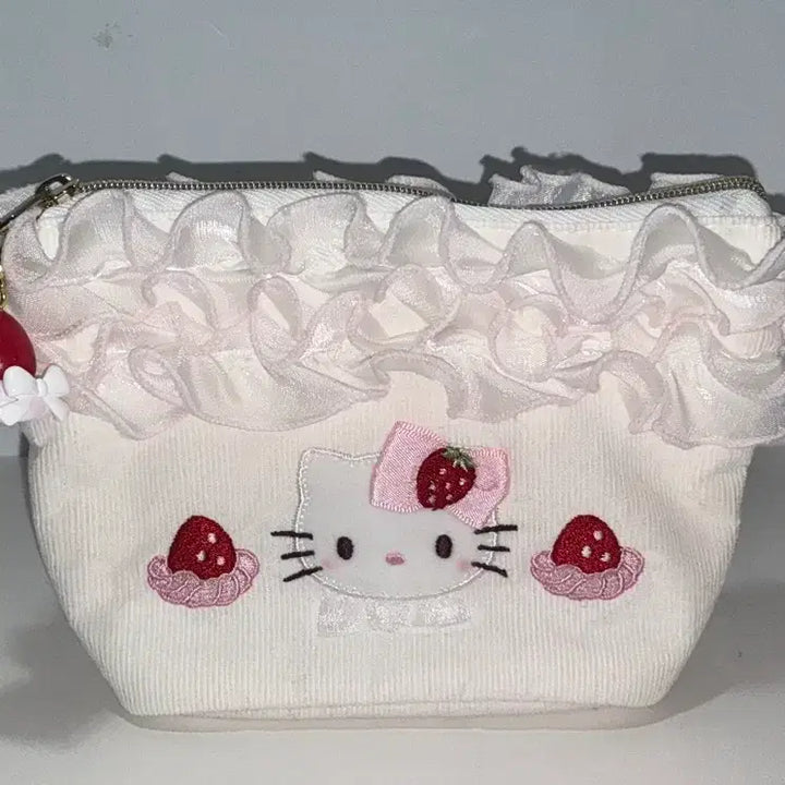 [BUNJANG] Hello Kitty Ichigo Series Pouch / 키티 이치고 시리즈 파우치