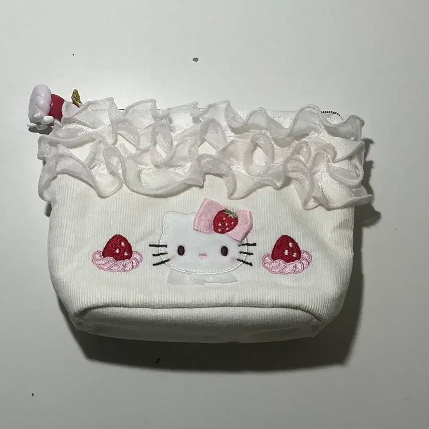 [BUNJANG] Hello Kitty Ichigo Series Pouch / 키티 이치고 시리즈 파우치