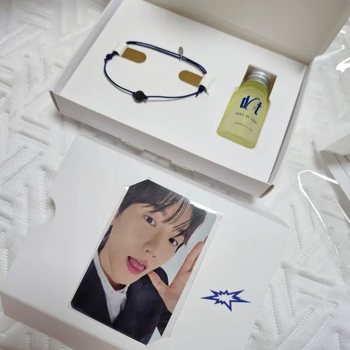 [BUNJANG] Baekhyun Concert Stone Bracelet &amp; Essential Oil Set (Unused) / (미사용) 백현 콘서트 스톤 팔찌 에센셜 오일 세트