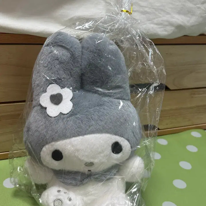 [BUNJANG] Sanrio My Melody Monotone Plush Doll (25cm) / 산리오 모노톤 마이멜로디 중형 인형 25cm 애착 토끼 새상품