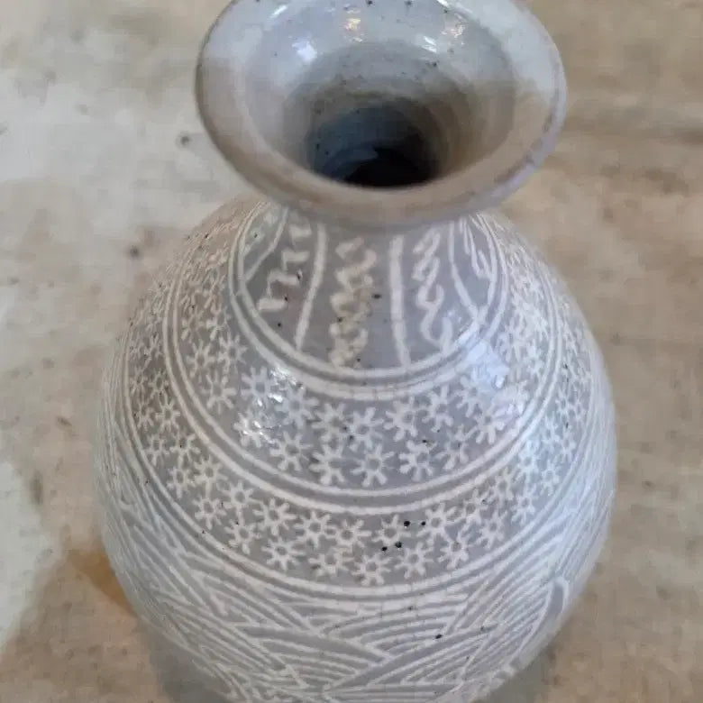 [BUNJANG] Buncheong Ware Fish Decoration Bottle / 분청사기 어문 병