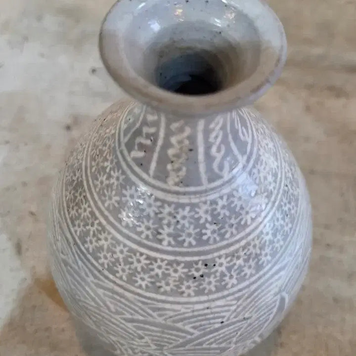 [BUNJANG] Buncheong Ware Fish Decoration Bottle / 분청사기 어문 병