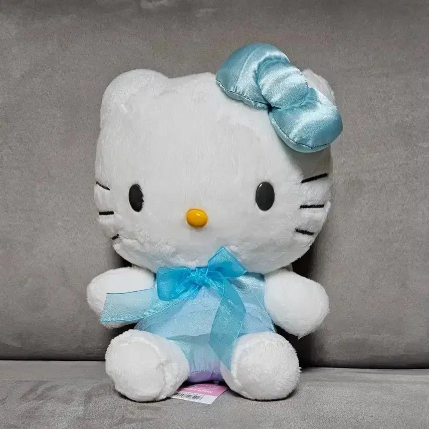 [BUNJANG] Sanrio Hello Kitty Blue Angel Medium Plush (25cm) / 정품 산리오 헬로키티 블루 엔젤 25cm 중형 인형