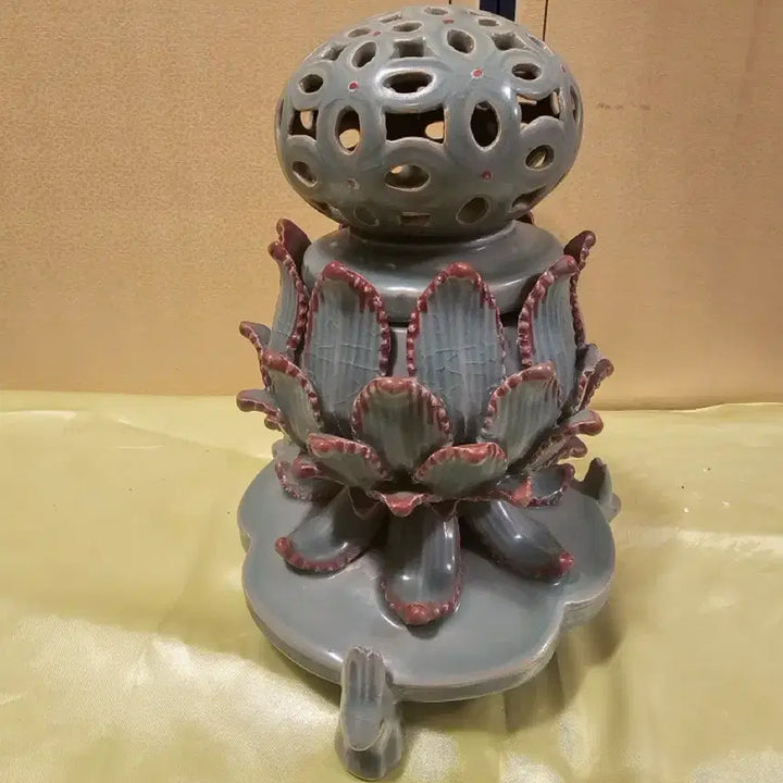 [BUNJANG] Celadon Porcelain Filigree Incense Burner / 청자 투각 칠보문 향로.