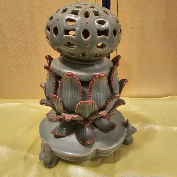 [BUNJANG] Celadon Porcelain Filigree Incense Burner / 청자 투각 칠보문 향로.
