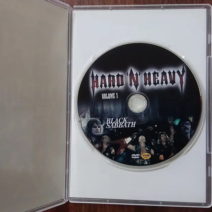 [BUNJANG] Hard &amp; Heavy Volume 1 Black Sabbath Judas Priest Thin Lizzy Scorpions DVD / 하드앤헤비 볼륨1 DVD 블랙사바스 주다스프리스트 씬리지 스콜피온스