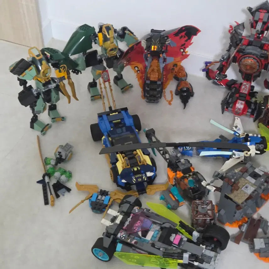 [BUNJANG] LEGO Ninjago Bulk Lot - Dawn of Iron Doom (70626) &amp; Samukai&