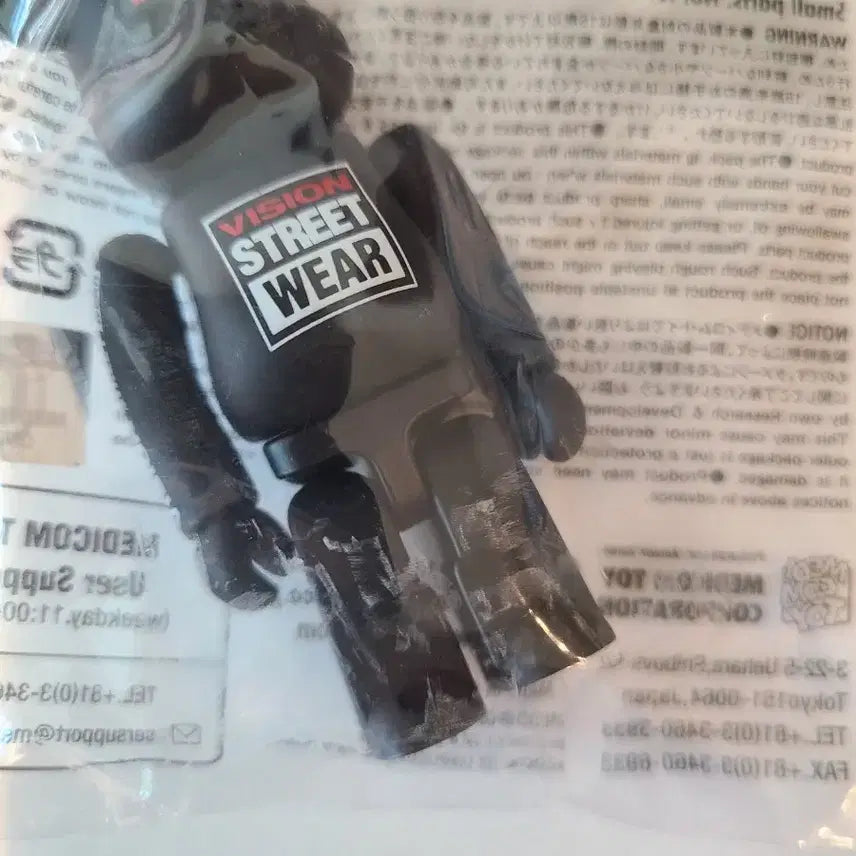 [BUNJANG] Medicom Toy x Vision Street Wear Bearbrick 100% Novelty Figure / 베어브릭 비전스트릿웨어 노벨티 100%