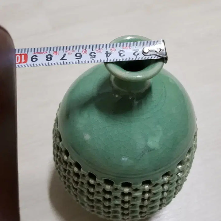 [BUNJANG] Haecheon Masterwork Celadon Inlay Vase / 해천장인투각작품청자