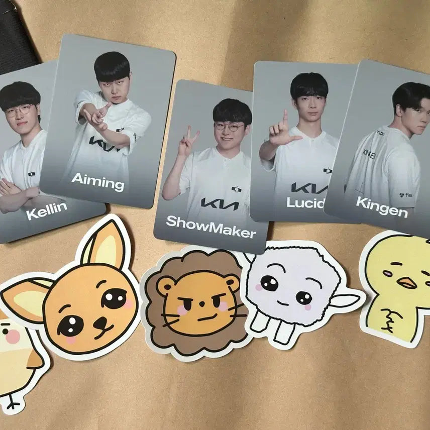 [BUNJANG] Dplus KIA 2024 Worlds Qualifiers Photocard &amp; Sticker Set / 디플러스기아 2024 월즈 진출 포토카드 + 스티커