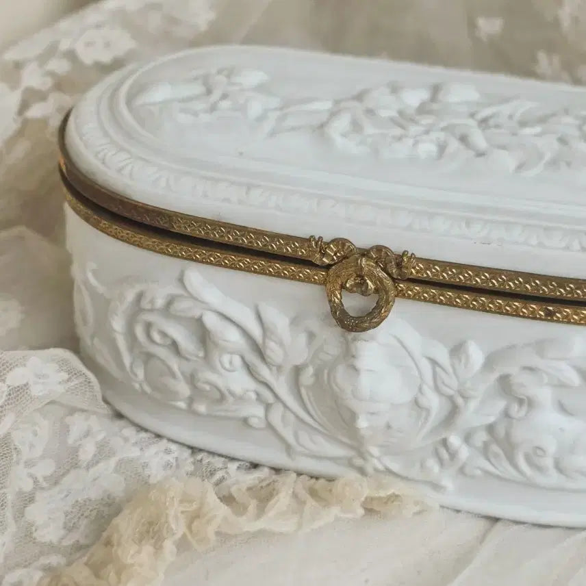 [BUNJANG] Limoges Bisque Porcelain Jewelry Box with Cherubs and Gilt Bronze Mounts / 비스크 포슬린 주얼리 박스