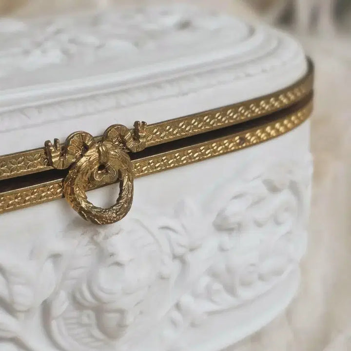[BUNJANG] Limoges Bisque Porcelain Jewelry Box with Cherubs and Gilt Bronze Mounts / 비스크 포슬린 주얼리 박스
