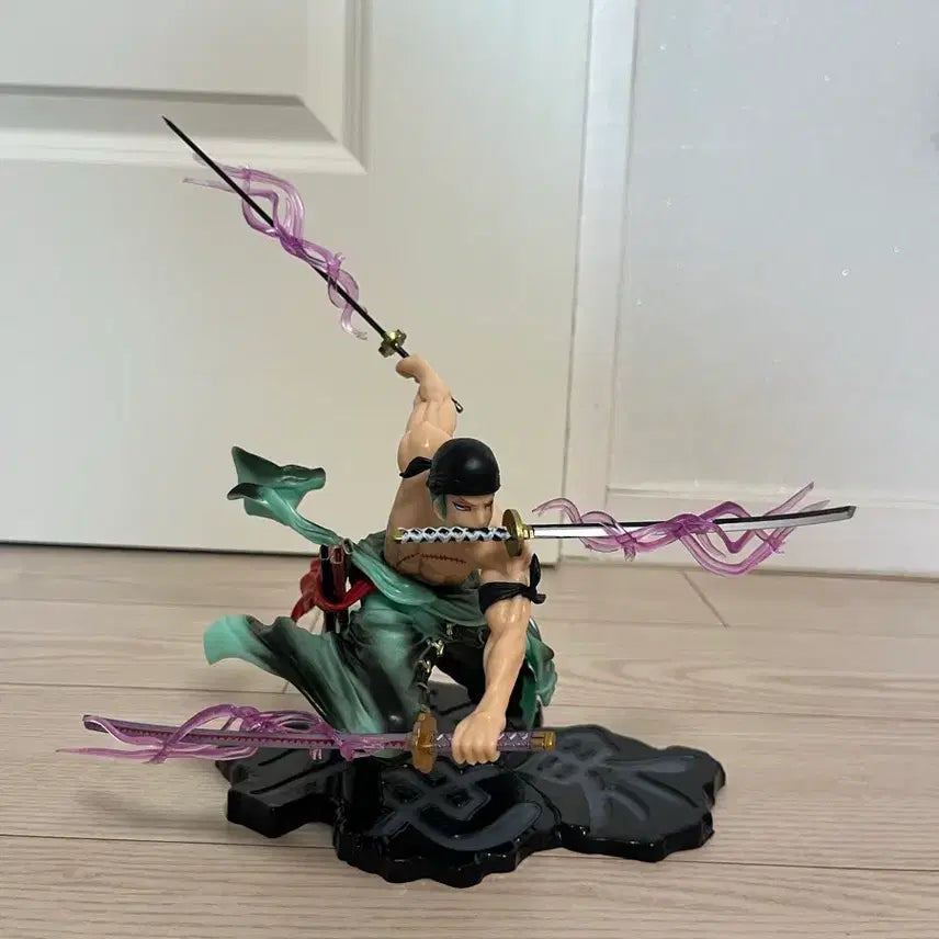 [BUNJANG] One Piece Zoro Figure / 조로 피규어