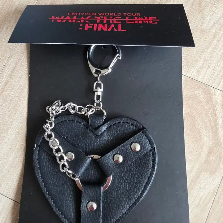 [BUNJANG] Enhypen Work The Line Final Leather Keyring / 엔하이픈 웍더라인파이널 하트키링