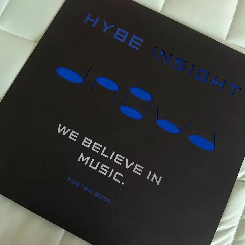 [BUNJANG] BTS HYBE INSIGHT Exhibition Poster Book / BTS 방탄 하이브 인사이트 전시회 포스터 북