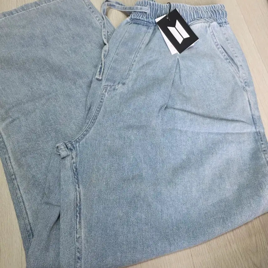 [BUNJANG] J-Hope On The Street Wide Pants XL / 제이홉 온더스트릿 와이드 팬츠 BL_XL