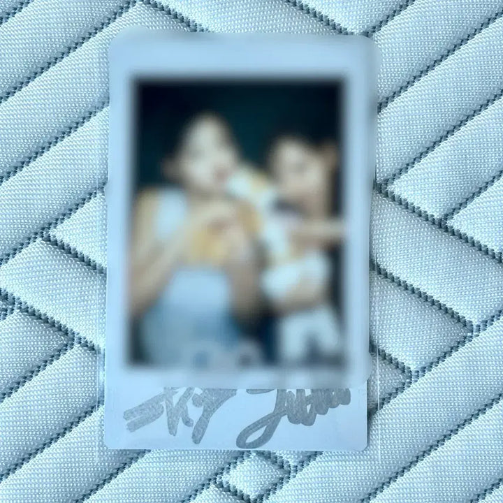[BUNJANG] KISS OF LIFE Julie, Haewon, Nana Unit Signed Polaroid Photocard / 키스오브라이프 하늘 쥴리 주아즈 유닛 사인 폴라로이드 폴라 싸폴 양도 싸인 kissoflife 키오프