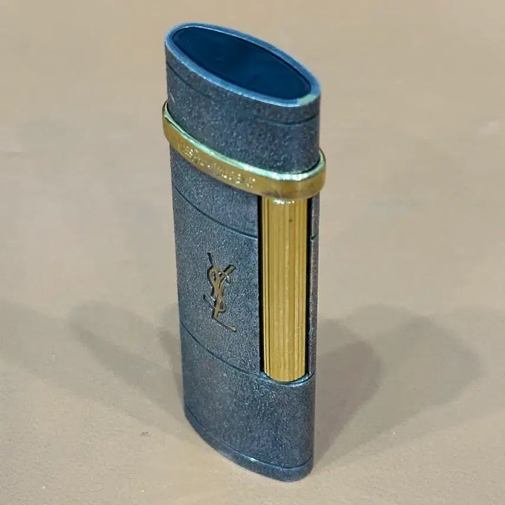 [BUNJANG] Vintage Yves Saint Laurent Gas Lighter / 빈티지 YSL 입생로랑 그레이 골드 가스라이터