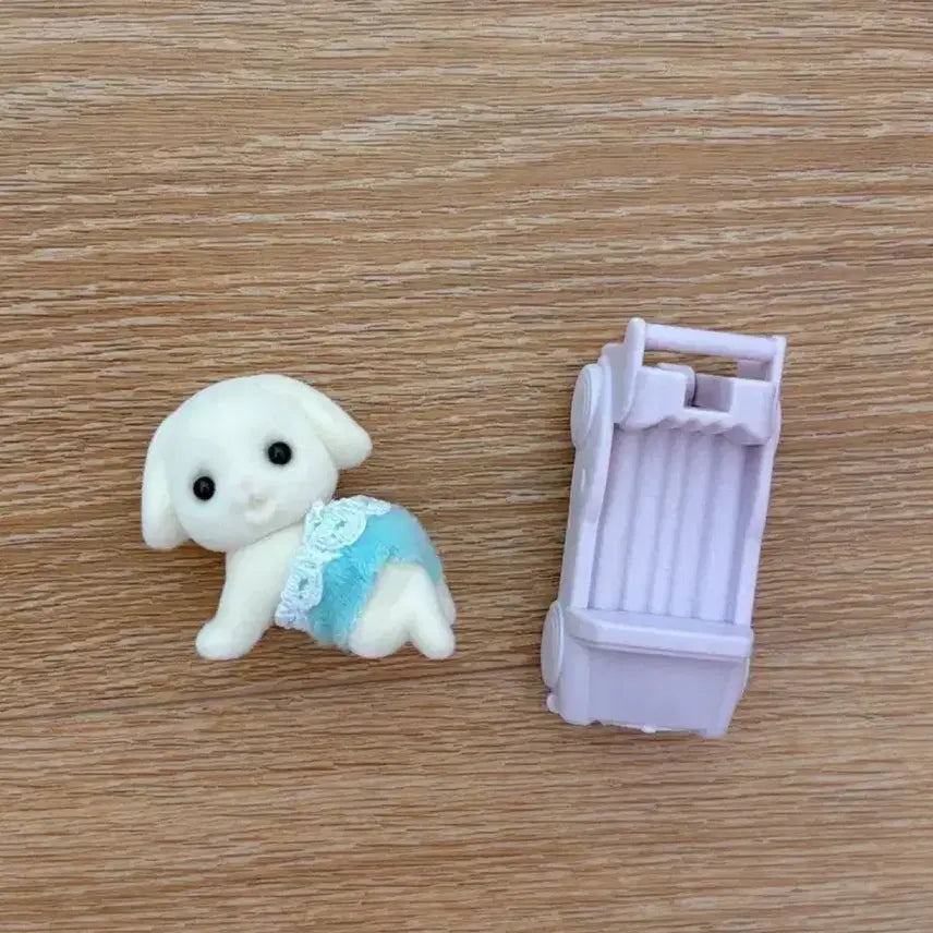 [BUNJANG] Sylvanian Families Flora Rabbit Blind Pack Chocolate Rabbit Blind Pack / 실바니안패밀리 플로라토끼 블라인드팩 랜덤깡 초콜릿토끼 랜덤깡