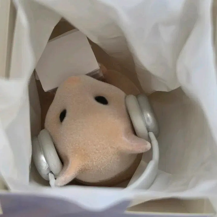 [BUNJANG] Kim Hamzzi Paper Bomb Random Figure (Wearing Headset) / 서류폭탄 김햄찌 랜덤 피규어 (헤드셋 착용)]