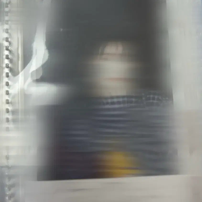 [BUNJANG] QWER CHODAN Signed Polaroids MV Outfit / QWER 쵸단 눈물참기 싸인폴라로이드 싸폴 판매합니다