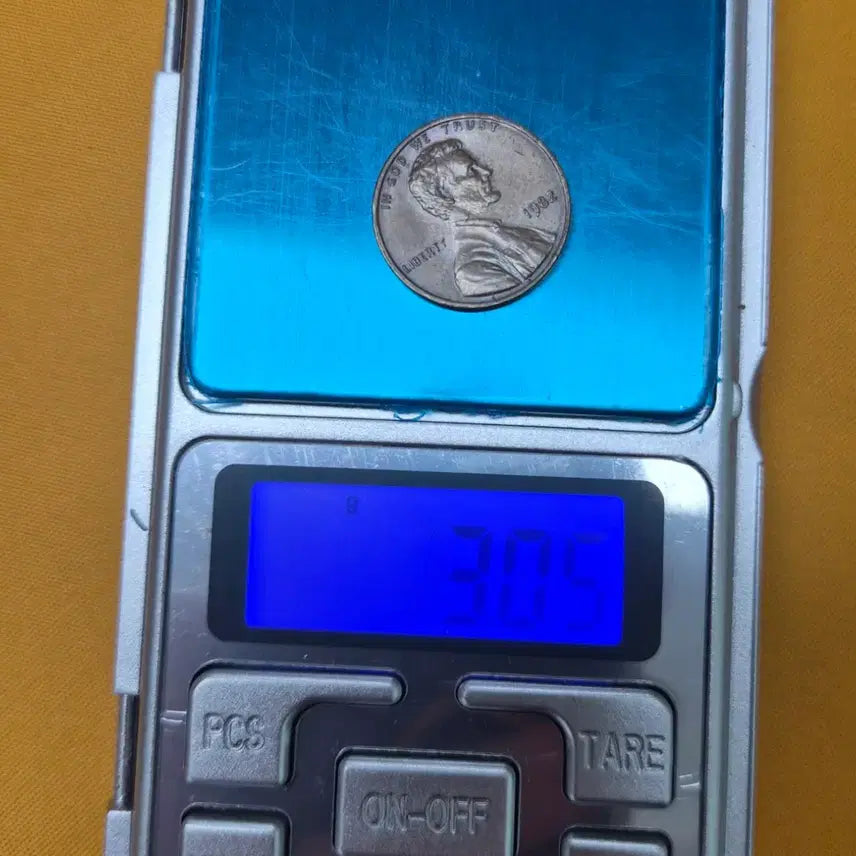 [BUNJANG] 1982 P Mint Lincoln Cent Error Coin - Small Date, Copper, 3.05g / 1982년 P 구리 링컨 센트 Small Date 에러동전3.05g