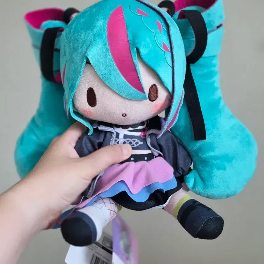 [BUNJANG] Hatsune Miku PUNK Fuwa Puchi Plush / 하츠네 미쿠 PUNK 후와푸치