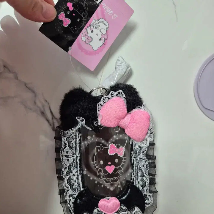 [BUNJANG] Devil Hello Kitty Photocard Holder / 악마 데빌 헬로키티 포카홀더 완전 새상품